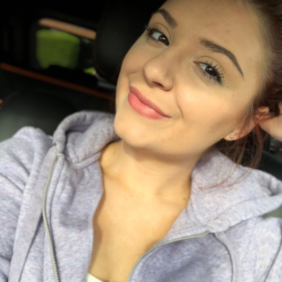 Meet your Posher, Tiffany - Picture 1 of 1